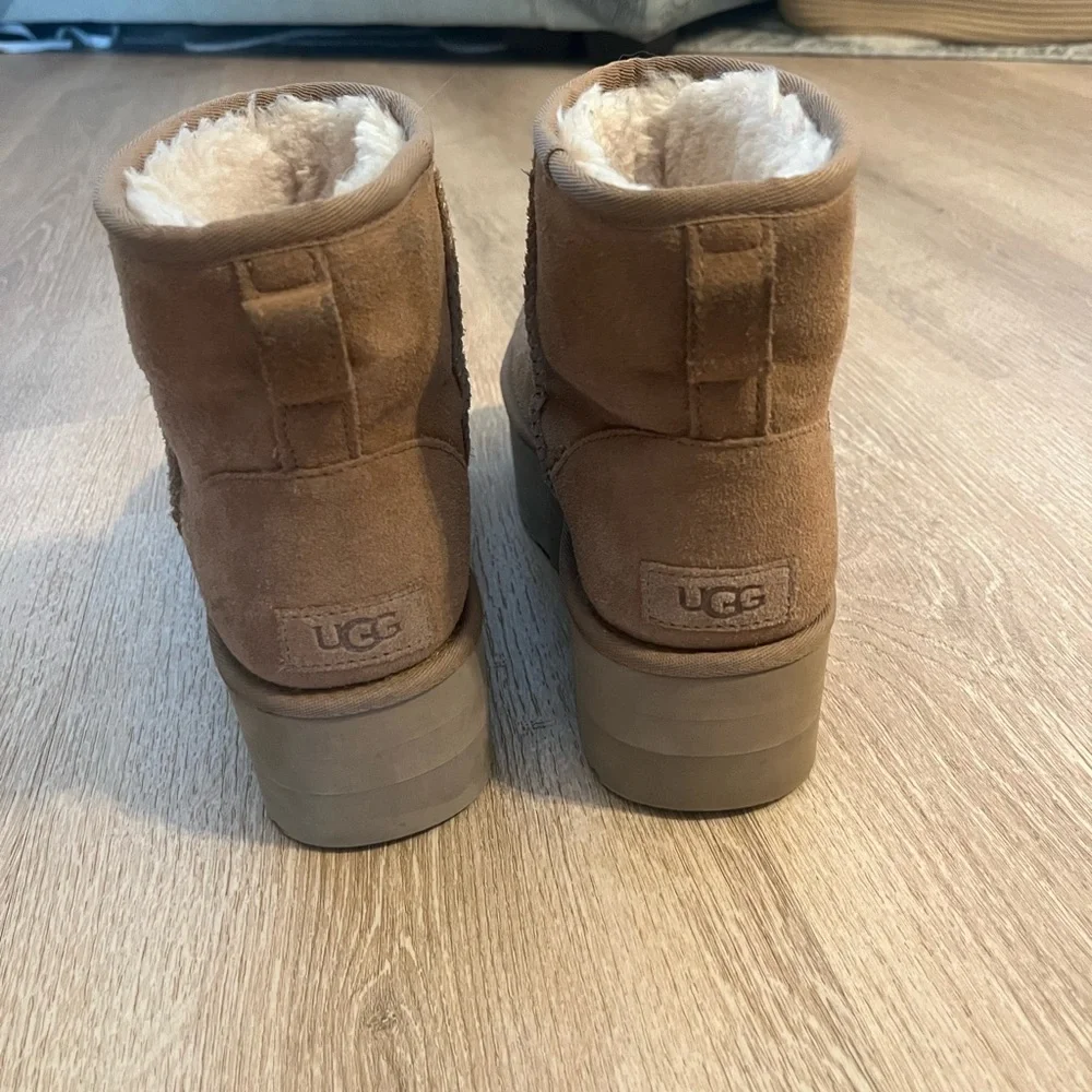 UGG classic short